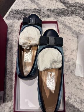 Salvatore Ferragamo Navy Blue Vara Bow Flats